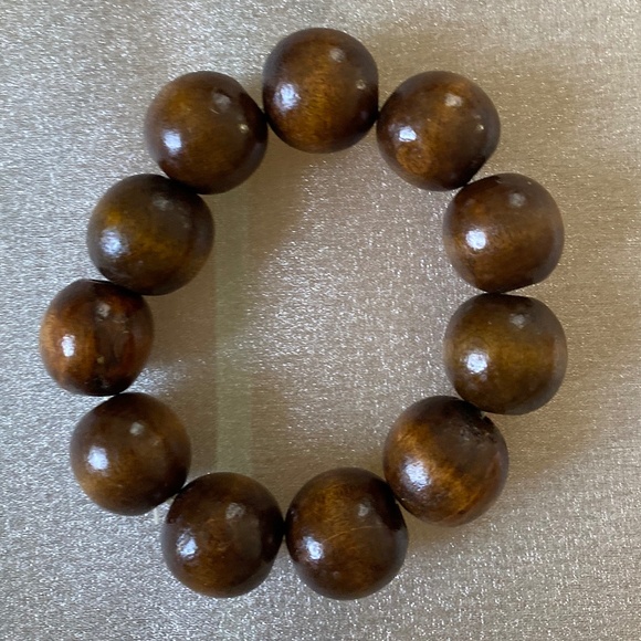 Kendi Amani wood ball bracelets (set of 3), color: multi brown - Picture 10 of 11